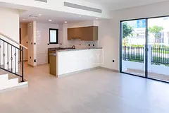 5 Bedroom Townhouse | Vacant | Brand New