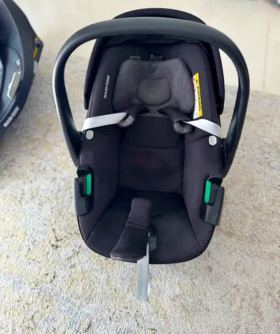 Maxi cosi pebble 360 car seat with isofix
