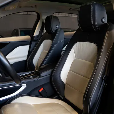 2019 Jaguar F-PACE photo 16