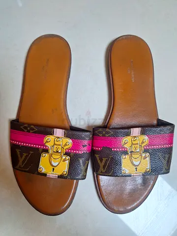 Authentic Louis Vuitton slides EU 37.5