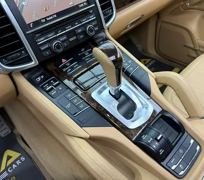 2016 Porsche CAYENNE — миниатюра 17