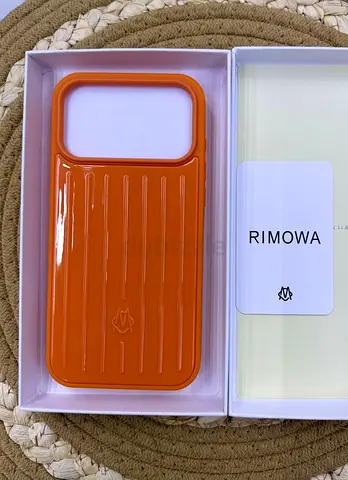 iPhone 17 pro max Rimowa phone case