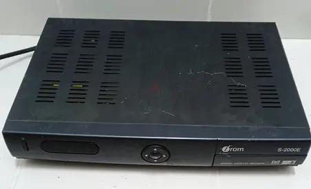 irom S-2000E Digital Multimedia Receiver