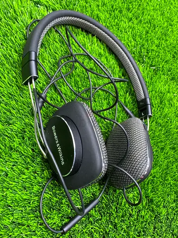 Bowers  Wilkins P3 Series 2 Hi-Fi Headphone, Black
