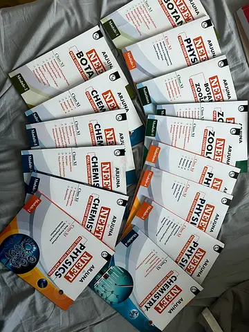 Neet Preparation Materials Grade XI - Physicswallah 2024 edition - Good as New - Unused