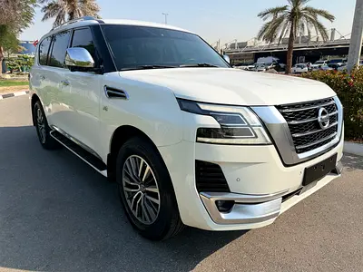 Nissan Petrol Platinum 2021 V8 GCC accident free original paint first owner