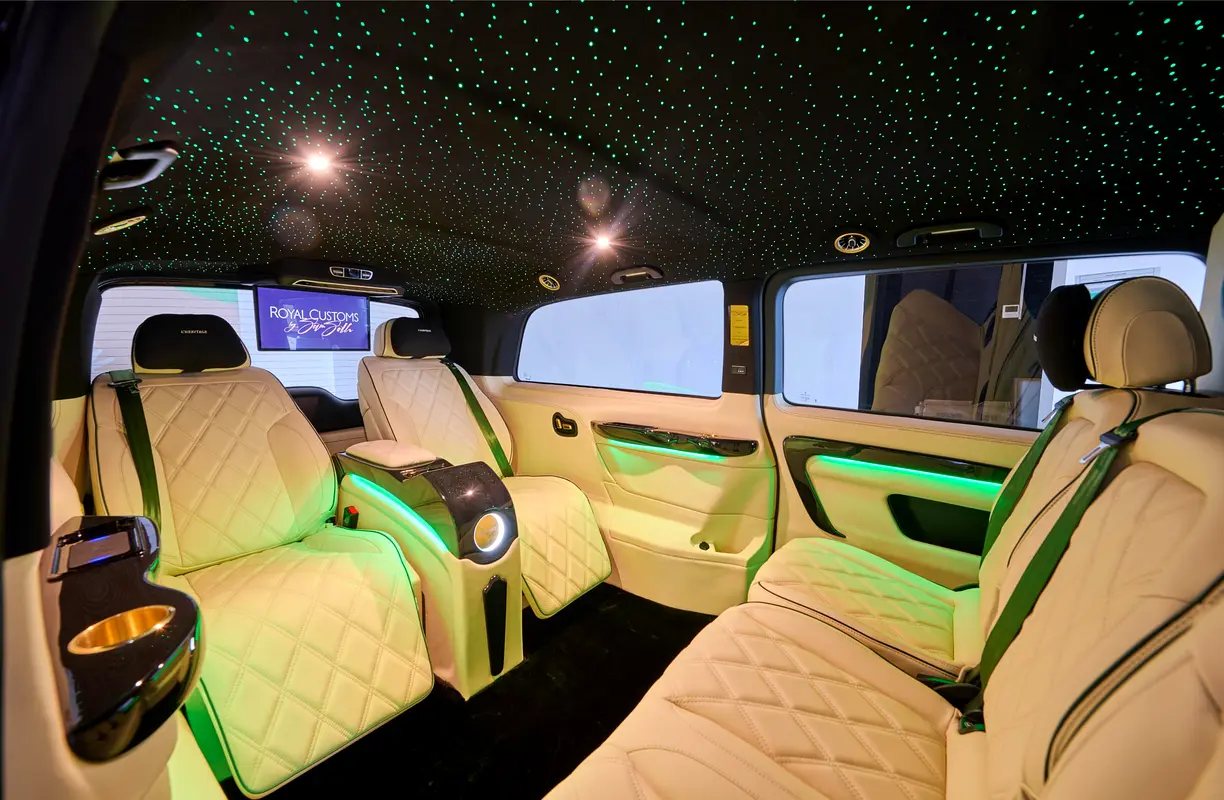 Mercedes-Benz V-Class 2026 — photo 1 of 14