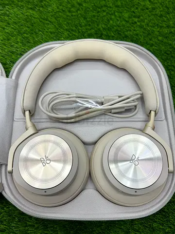 Bang  Olufsen Beoplay HX – Comfortable Wireless ANC Over-Ear Headphones - Sand