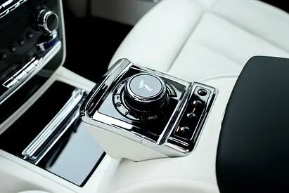 2025 ROLLS-ROYCE PHANTOM — миниатюра 19