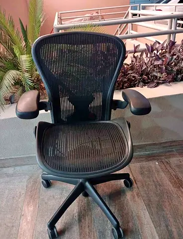 Herman Miller Aeron chair size B and C available for selling