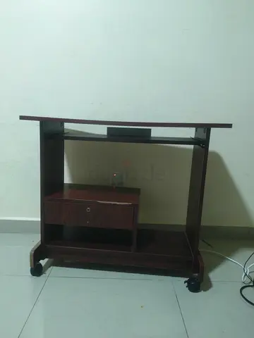 Compact and Versatile Rolling Study Table