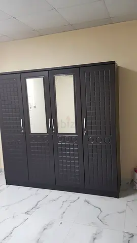 Stylish Modern Wardrobe with Mirrors