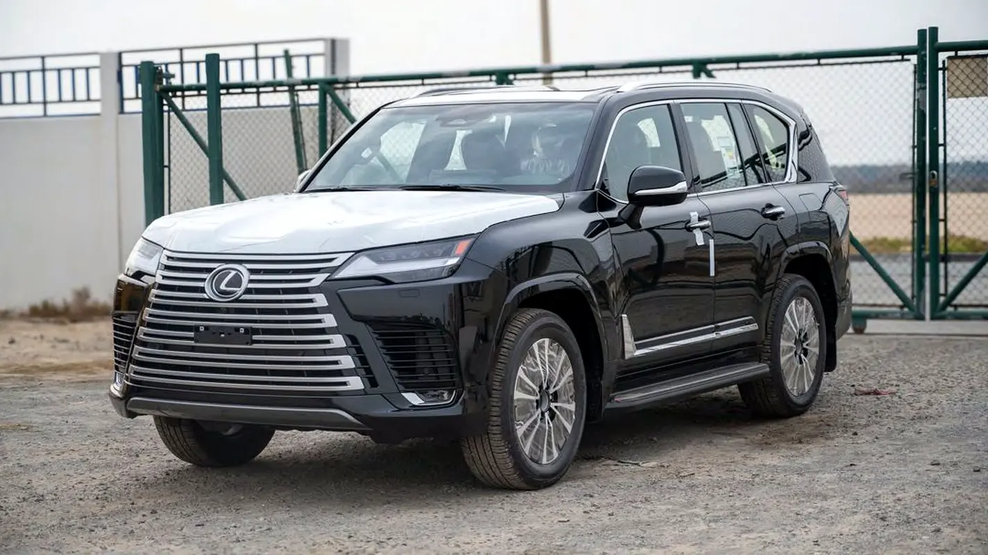 Lexus LX-Series 2026 — photo 1 of 19