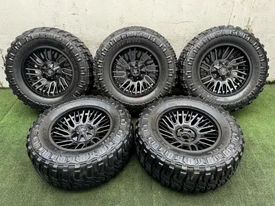 5x HDLUXXX 20” rims with 37” for JEEP