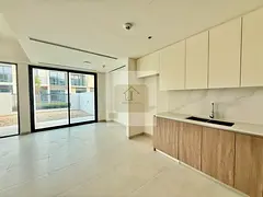 CLOSE TO POOL AND PARK | PRIME LOCATION | VACANT