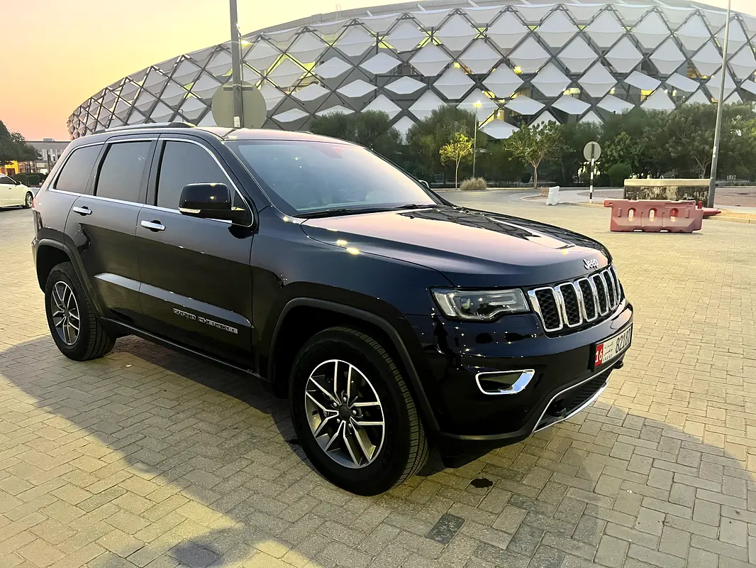 Jeep Grand Cherokee 2019 — photo 1 of 15