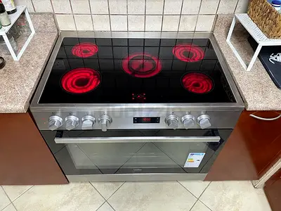 Beko Brand 5 Rings Full Electric Ceramic Cooker Range Size 90 cm