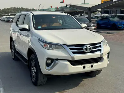 Toyota fortunes 2016 white cooor GCc calen car