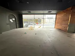 COMMERCIAL HUB 30 DAYS FREE LUXURY SHOP VERY PRIME LOCATION BUSSINES AREA