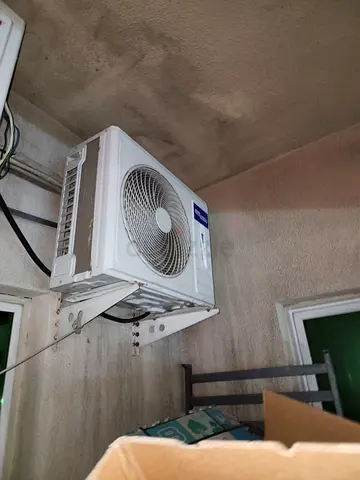 Energy-Efficient Wall-Mounted Air Conditioner
