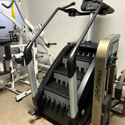 Life Fitness PowerMill Integrity Series Climber
