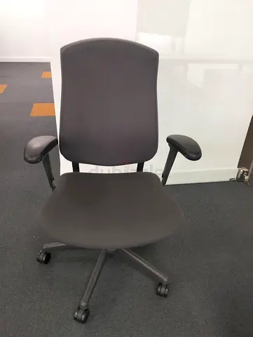For Selling Herman miller Mirra chair, good conditions only little use available