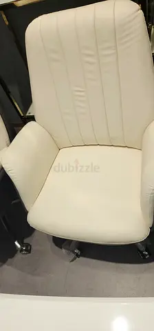 Medium back executive leather chair heavy-duty