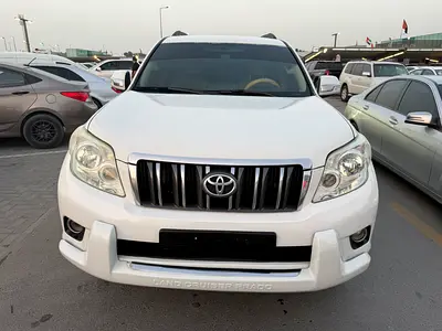 Toyota Prada 2013 white cooor GCc calen car