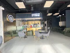 Very prime lecation luxury shop business area ready to move with gas connection only jest 190k