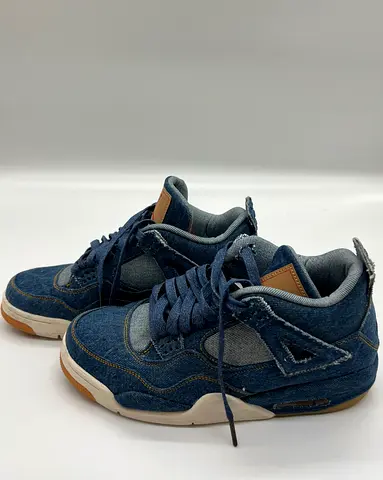 Jordan 4 levi denim 9.5 / 43 US used