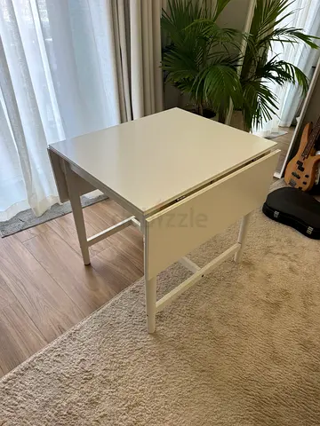 IKEA Dinning table ( with chairs )