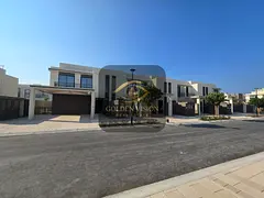 Adorable freehold townhouse Falcon island