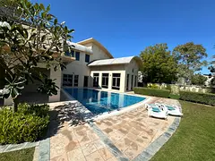 Spacious 6 BR Villa in Palm Jumeirah Frond M, Family Haven