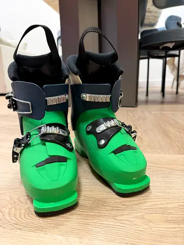 High-Performance Atomic ski boots for kids