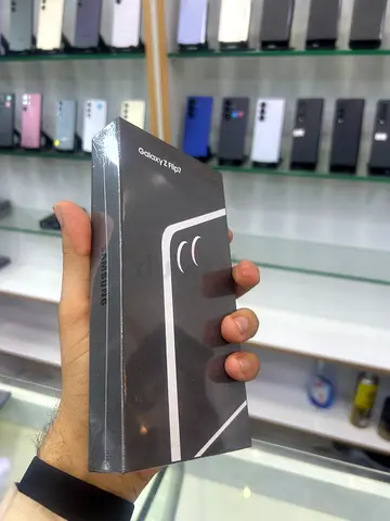 Samsung Galaxy Z Flip 7 256 GB brand New Box Packed fresh