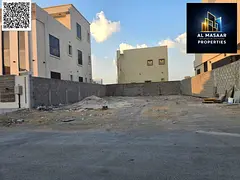 Residential investment land for sale, suitable for villas, measuring 5000 sq ft, prime location, neg