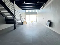 30 days free luxury wharehouse Mazzine floor ready to move very prime lecation only jest 115k