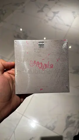 Travis Scott UTOPIA CD COVER 1