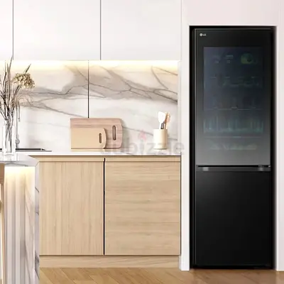 Stock Piece LG GBG5160CEV InstaView 186cm High 60/40 Frost Free Fridge Freezer in Essence Black Stee
