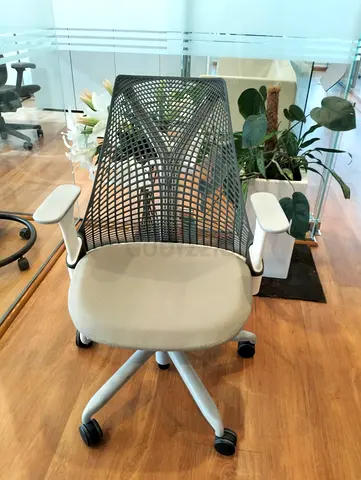 For selling Herman Miller Sayl good condition available