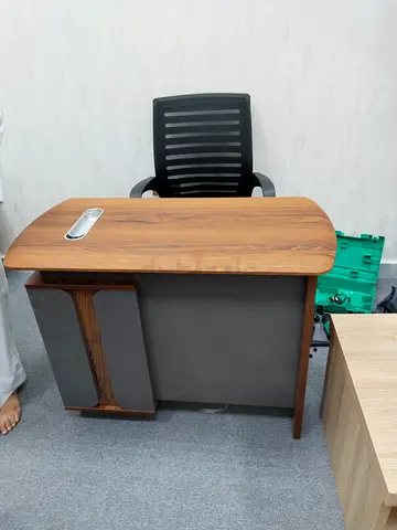 Compact Modern Study Table for Efficient Workspace