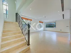 SINGLE ROW | RENOVATED | BEAUTIFUL GARDEN