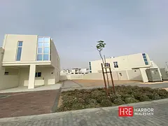 End Corner | Single Row | Closed Kitchen