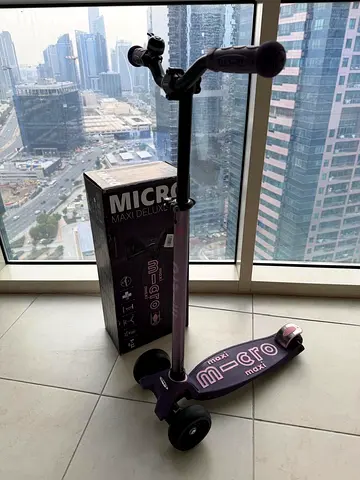 Micro Maxi Deluxe PRO Scooter - Perfect for age 5-12