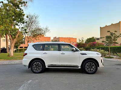 Nissan Patrol SE Platinum City, миниатюра 5