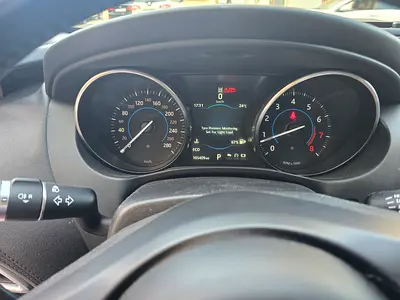 2017 Jaguar XE thumbnail 15