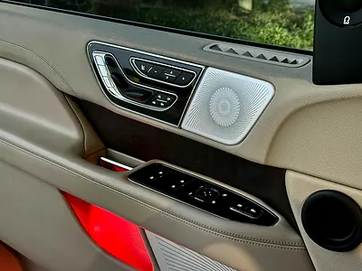 صورة 13 لـ 2020 Lincoln NAVIGATOR