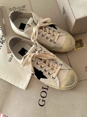 Golden Goose VSTAR 2 Sneakers