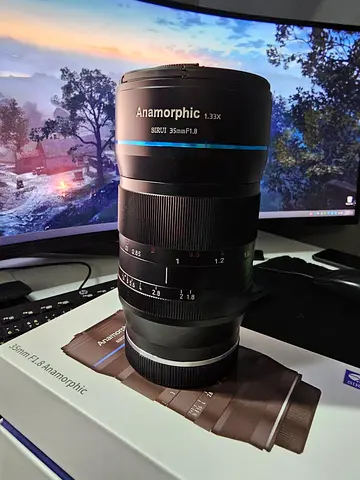 SIRUI 35mm F1.8 1.33X Anamorphic Lens Cinema Lens E Mount