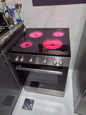 Siemens latest model 4 hubs electric cooker
